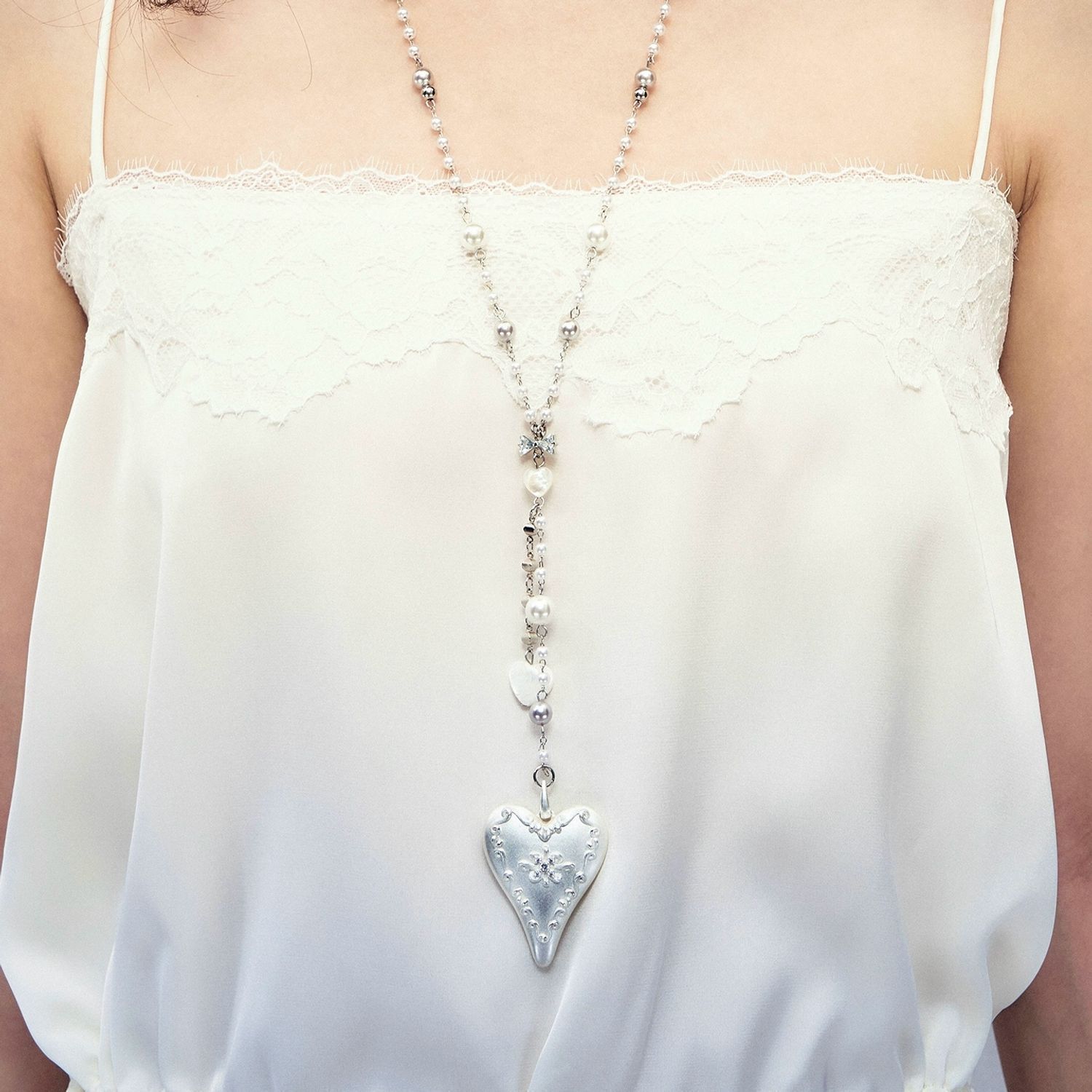 蝶真珠ペンダントネックレスチョーカーギフト女性のための光沢の - Butterfly Clasp Deployant のレビューと価格