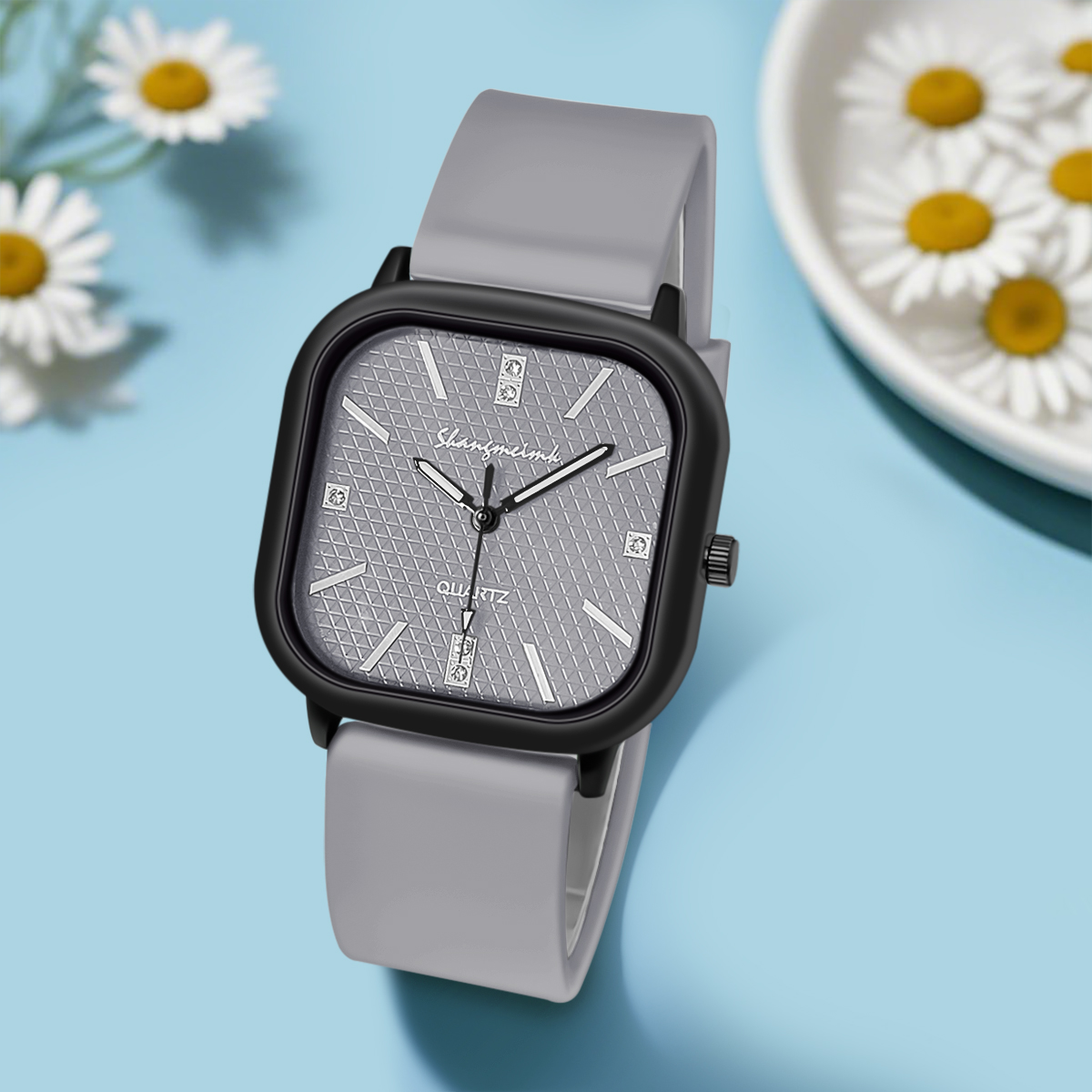 スクエア型ケースのクォーツ時計。男女兼用。格子模様の文字盤、 - Silicone Band Women のレビューと価格