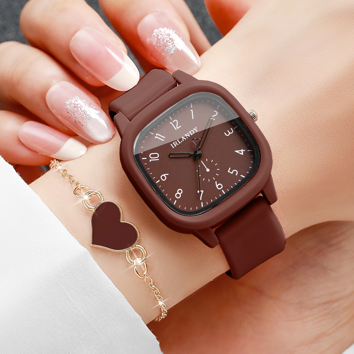 4点セット ファッション スクエア型 女性用 クォーツ時計  - Silicone Band Women のレビューと価格