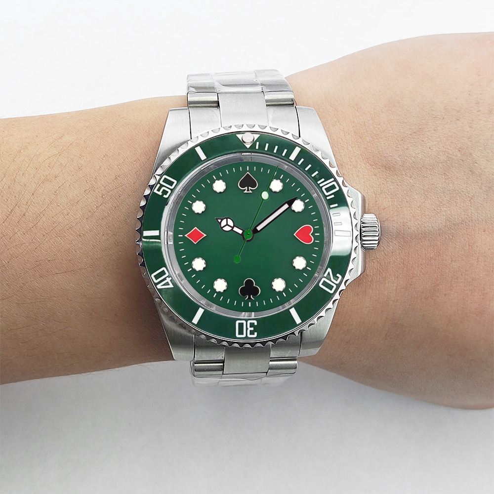 高級感あふれる40mmのメンズ自動巻き機械式腕時計。NH35 - Stainless Bracelet Diver のレビューと価格