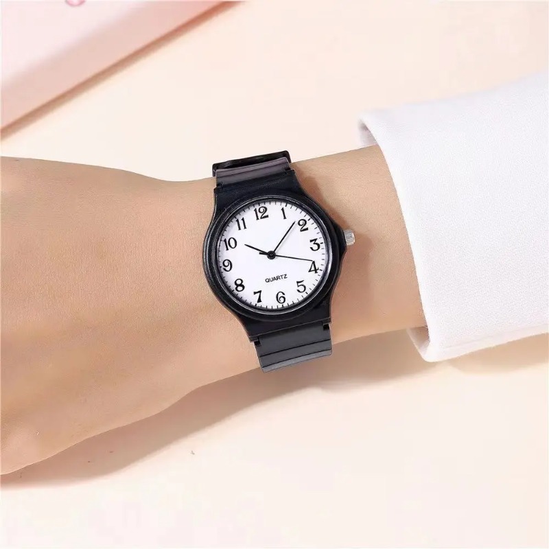 シンプルなレディースクォーツ時計。防水仕様で、シリコン製のス - Silicone Band Women のレビューと価格